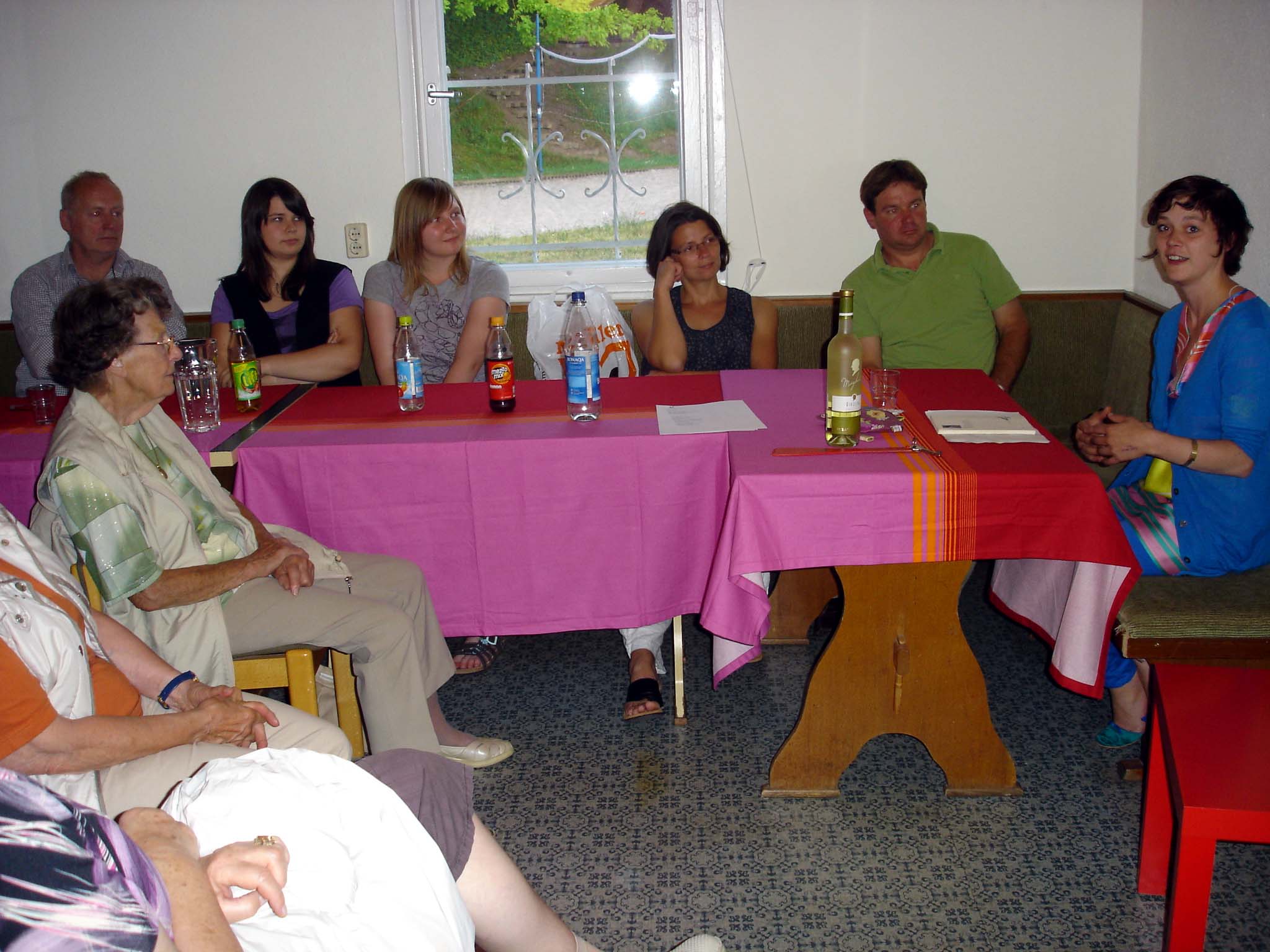 Nancy Hünger bei ihrer Lesung im Jugendgästehaus Untermaßfeld