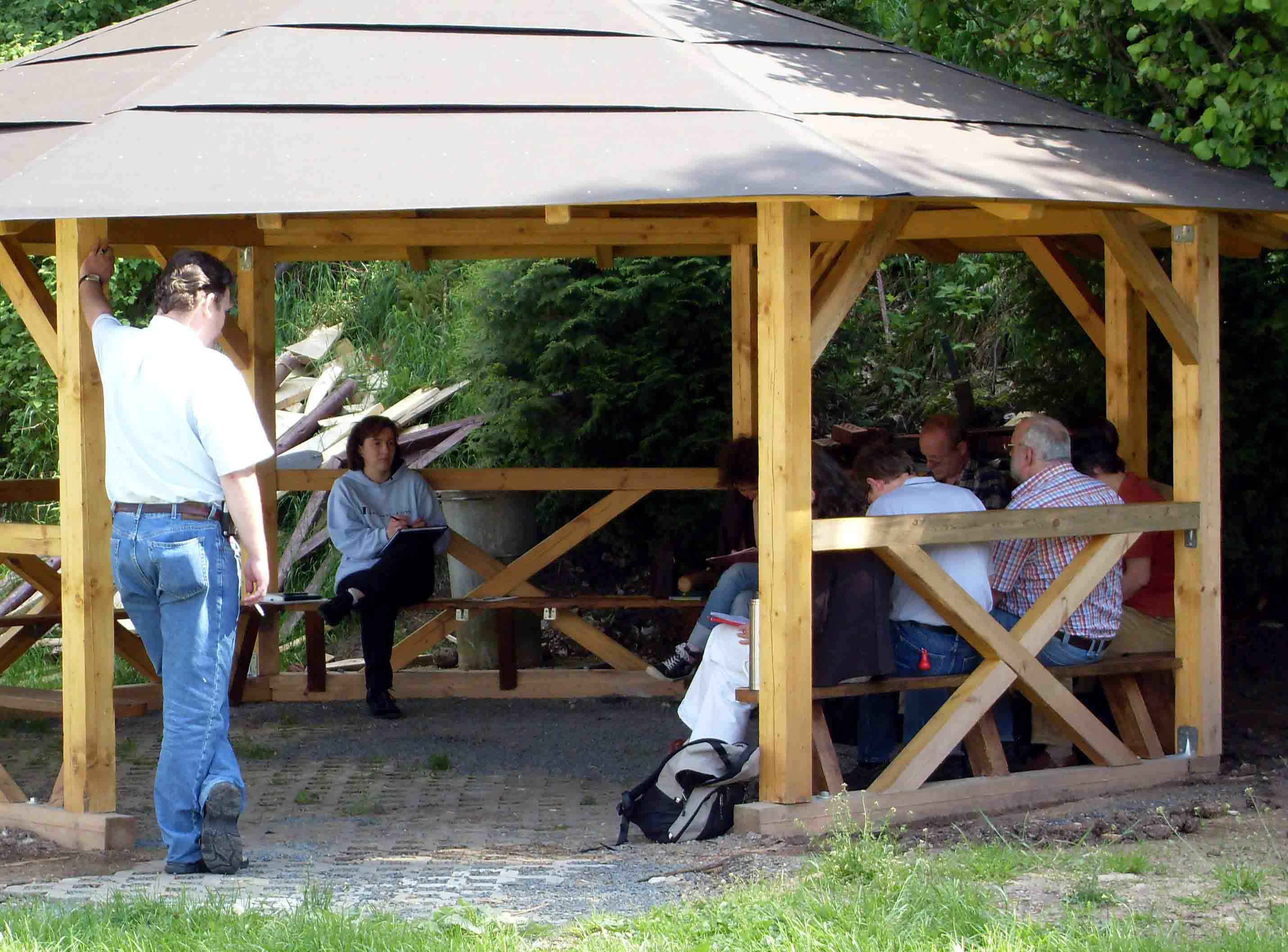 Autoren und Gäste beim Schreiben und Lesen